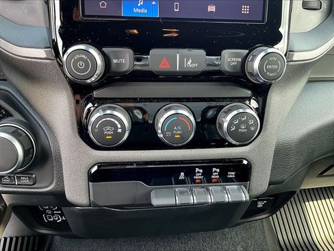 Used 2025 RAM 1500 Warlock AWD/4WD image 16