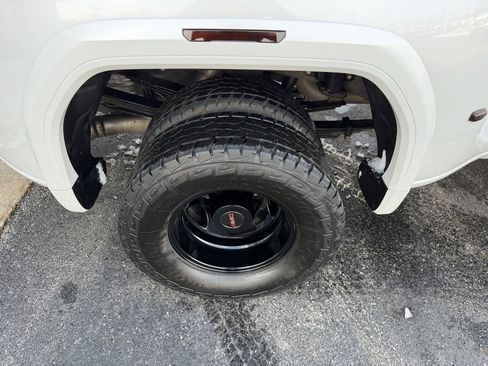 Used 2022 GMC Sierra 3500 Denali w/ Denali Ultimate Package image 34
