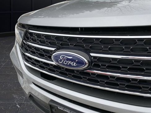 Used 2020 Ford Explorer XLT image 42