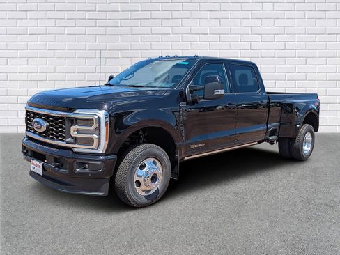 New 2026 Ford F350 Platinum w/ FX4 Off-Road Package AWD/4WD image 1