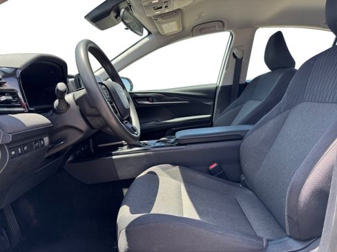 Used 2025 Toyota Camry LE FWD image 10