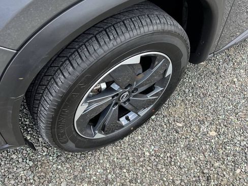 Used 2024 Nissan Rogue SV AWD/4WD image 7