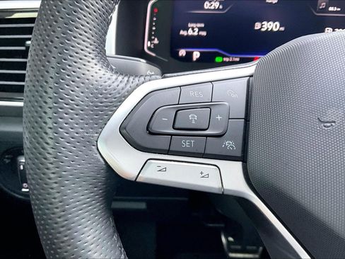 Used 2022 Volkswagen Atlas SEL Premium image 10