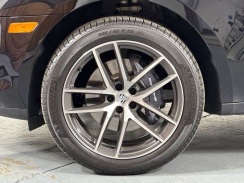 Certified 2026 Porsche Macan AWD/4WD image 32