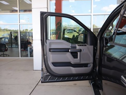 Used 2020 Ford F150 XLT w/ Equipment Group 302A Luxury AWD/4WD image 12