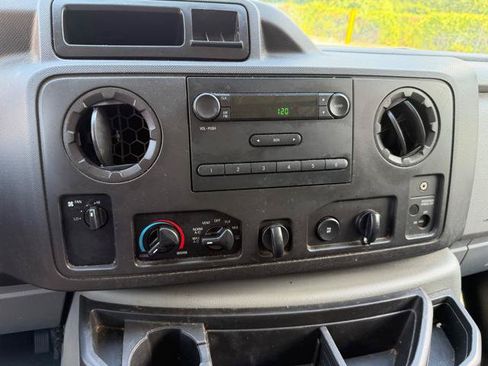 Used 2013 Ford E-250 and Econoline 250 w/ PWR Group RWD image 22