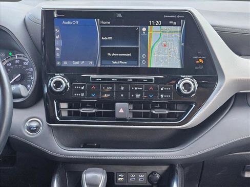Used 2022 Toyota Highlander Platinum image 11
