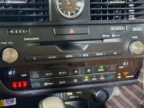 Used 2022 Lexus RX 450h AWD w/ Luxury Package image 14