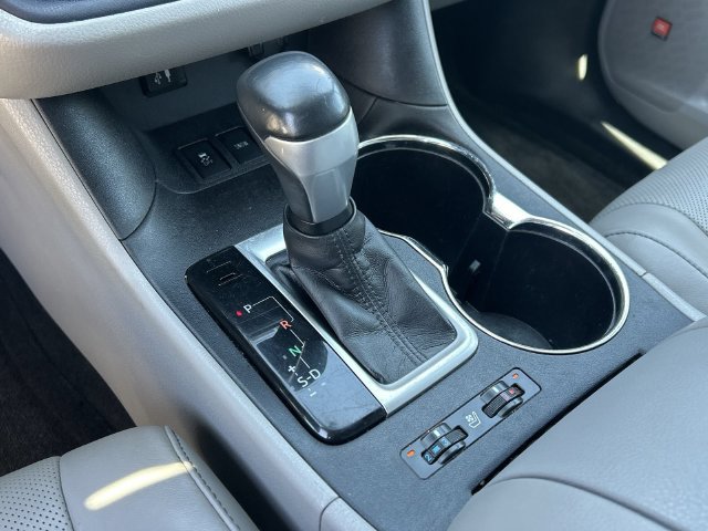 Used 2016 Toyota Highlander Limited Platinum FWD image 30