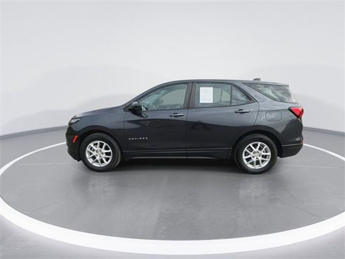 Used 2022 Chevrolet Equinox LS image 7