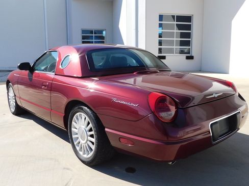 Used 2004 Ford Thunderbird image 18