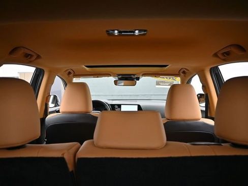 Certified 2025 Lexus NX 250 FWD w/ Premium Package image 28