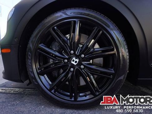 Used 2023 Bentley Flying Spur Plug-In Hybrid AWD/4WD image 32