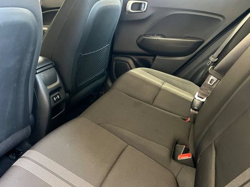 Used 2025 Hyundai Venue SEL FWD image 16
