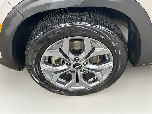 Used 2024 Kia Seltos LX image 10