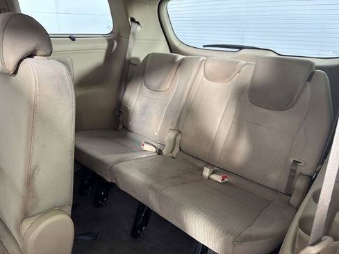 Used 2016 Kia Sedona LX w/ LX Convenience Package image 23
