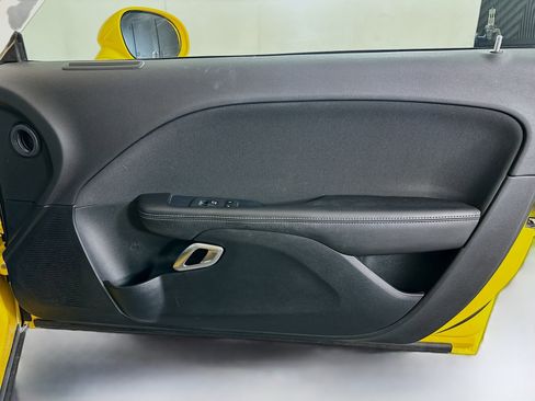 Used 2018 Dodge Challenger SXT image 27