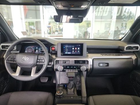 Certified 2025 Toyota Tacoma TRD Off-Road AWD/4WD image 20