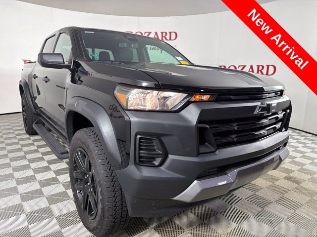 Used 2024 Chevrolet Colorado Trail Boss w/ Advanced Trailering Package AWD/4WD image 1