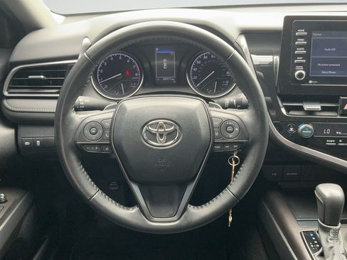 Used 2023 Toyota Camry SE FWD image 9