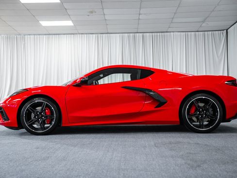 Used 2020 Chevrolet Corvette Stingray Coupe w/ 1LT RWD image 5