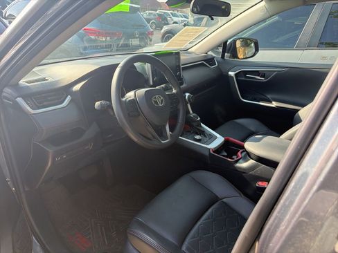 Used 2021 Toyota RAV4 TRD Off-Road AWD/4WD image 10