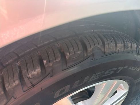 Used 2013 Cadillac SRX Luxury FWD image 25