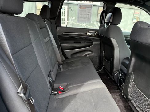 Used 2017 Jeep Grand Cherokee Laredo w/ Quick Order Package 23E image 25