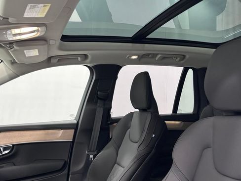 Certified 2026 Volvo XC90 B6 Plus AWD/4WD image 12