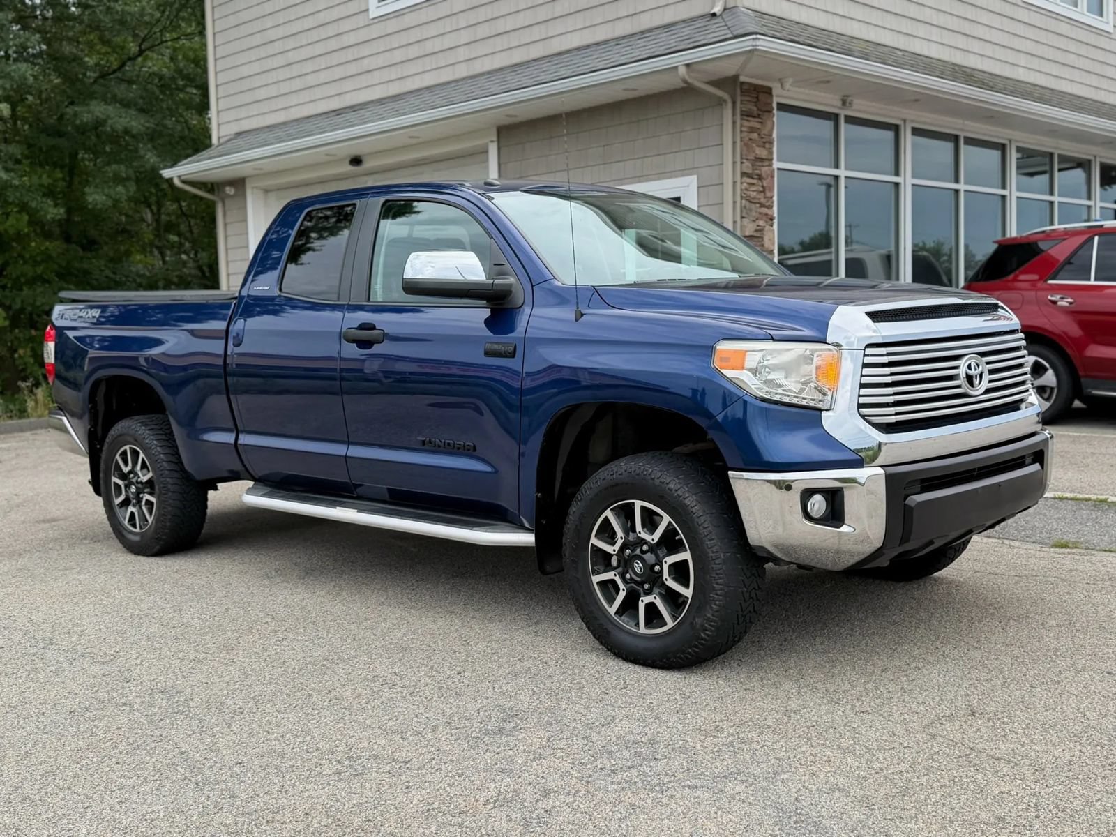 Used 2015 Toyota Tundra Limited w/ Limited Premium Package AWD/4WD image 14