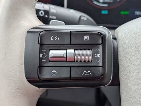 Used 2025 Hyundai Santa Fe Limited AWD/4WD image 25