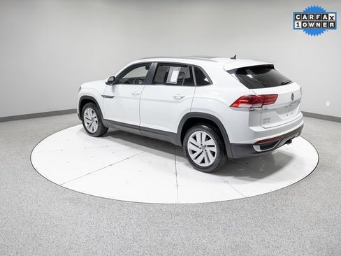 Used 2021 Volkswagen Atlas Cross Sport SE w/ Panoramic Sunroof Package image 32
