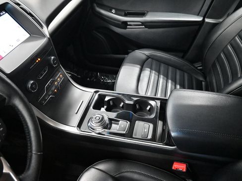 Used 2019 Ford Edge SEL w/ Equipment Group 201A AWD/4WD image 18