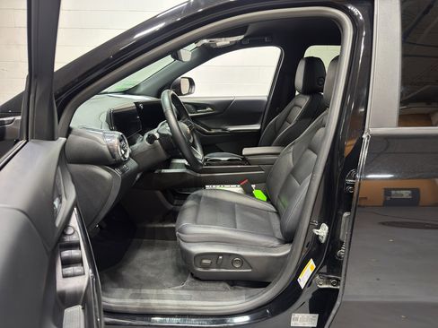 Used 2025 Chevrolet Equinox LT w/ Convenience Package II image 15