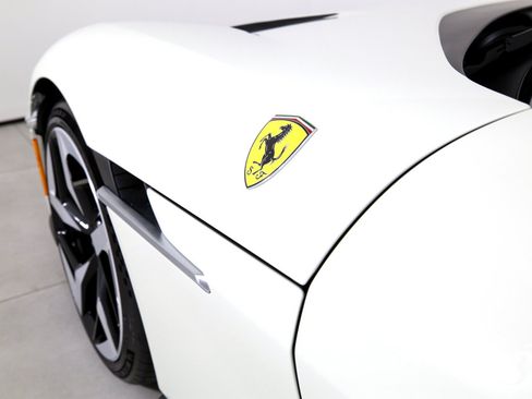 Used 2025 Ferrari 12Cilindri RWD image 33