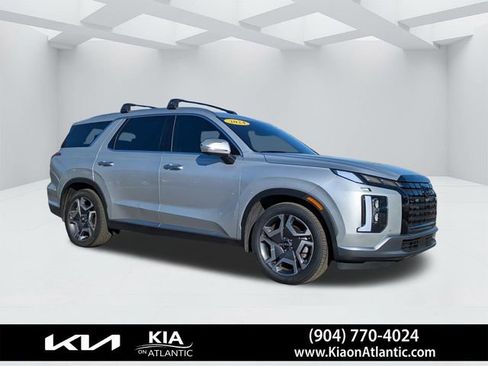Used 2024 Hyundai Palisade Limited image 2