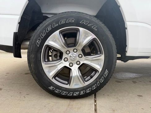 Used 2023 RAM 1500 Laramie AWD/4WD image 9