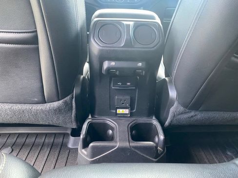 Used 2020 Jeep Gladiator Overland AWD/4WD image 28
