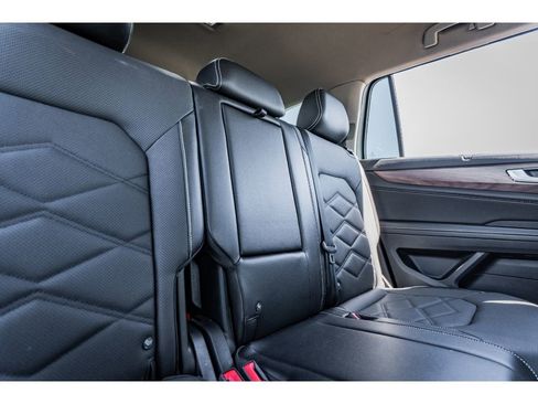 Used 2024 Volkswagen Atlas SE image 26