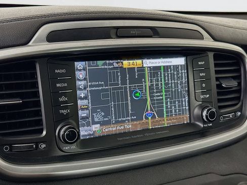 Used 2019 Kia Sorento SX image 28