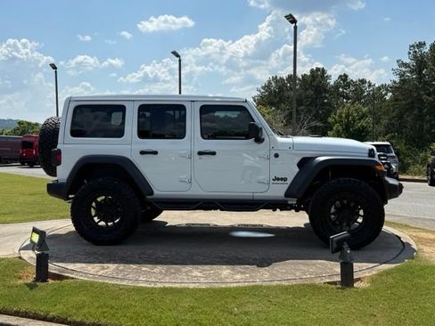 Used 2025 Jeep Wrangler Unlimited Sport AWD/4WD image 8