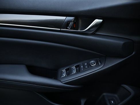 Used 2019 Honda Accord Sport image 14