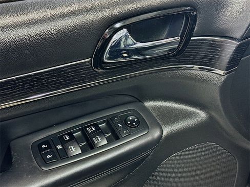 Used 2019 Jeep Grand Cherokee High Altitude image 19