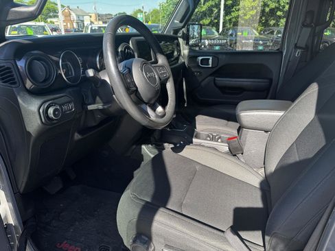 Used 2021 Jeep Wrangler Unlimited Sport AWD/4WD image 16
