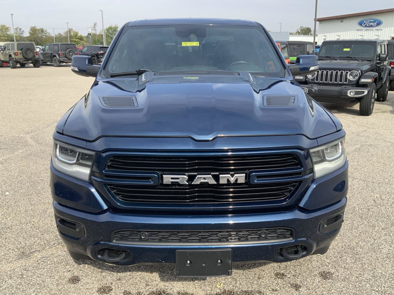 Used 2021 RAM 1500 Laramie AWD/4WD image 3