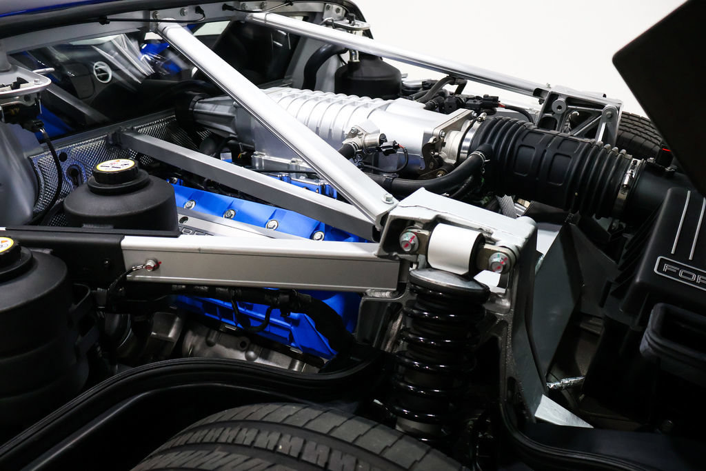 Used 2005 Ford GT RWD image 39