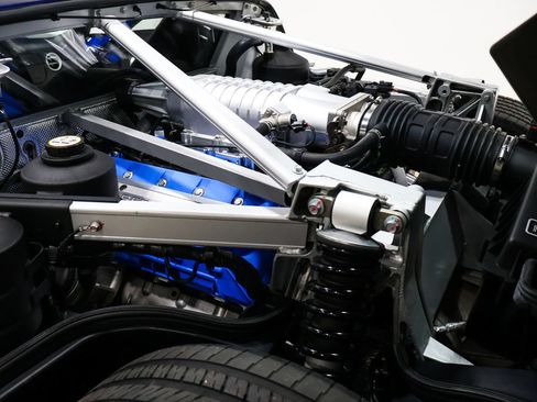 Used 2005 Ford GT RWD image 39