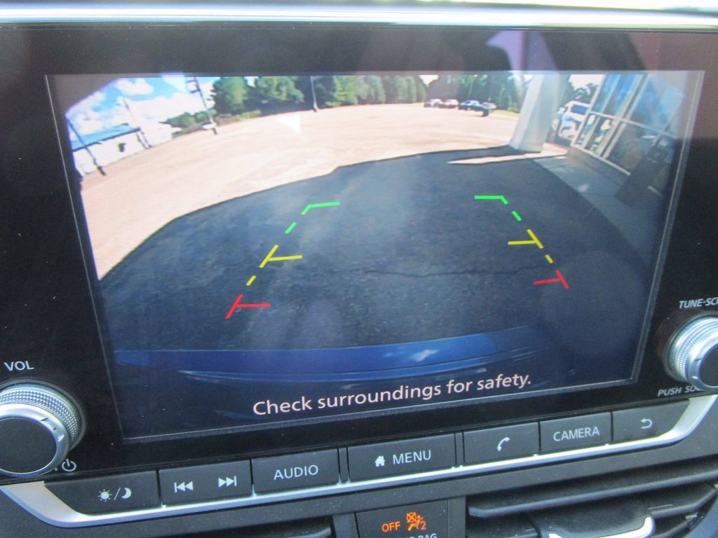 Used 2025 Nissan Altima 2.5 SV FWD image 41