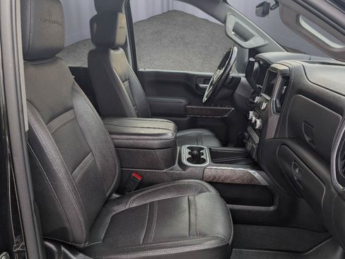 Used 2023 GMC Sierra 2500 Denali w/ Denali Black Diamond Edition AWD/4WD image 16