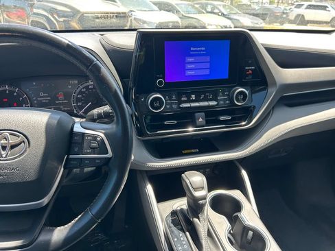Used 2023 Toyota Highlander XLE FWD image 20